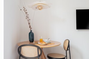Unclassified image, 5 of 25, button - Lapa Diplomatic Flat 1 4 by Feel Lisboa (Lisbon)