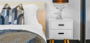5 quartos, ferros/tábuas de passar roupa, Wi-Fi, roupa de cama