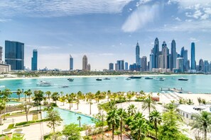 Apartment - Spacious Beachside 2BR M at Five Palm Jumeirah (Dubai)