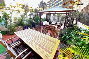 Outdoor dining - Great patio, 4 baths (3 en-suite), 19th Century, Central (Barcelona)