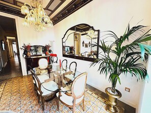 Dining - Great patio, 4 baths (3 en-suite), 19th Century, Central (Barcelona)
