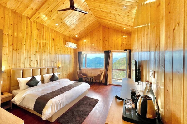 Luxury Room, Mountain View | Desk, laptop workspace, free WiFi