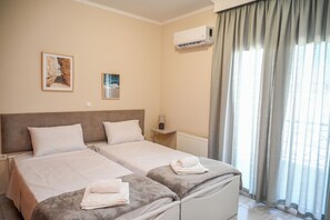 2 bedrooms, iron/ironing board, travel cot, free WiFi