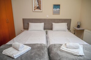 2 bedrooms, iron/ironing board, travel cot, free WiFi - Ohana - 10 min to Beach (ΚΩΣ)