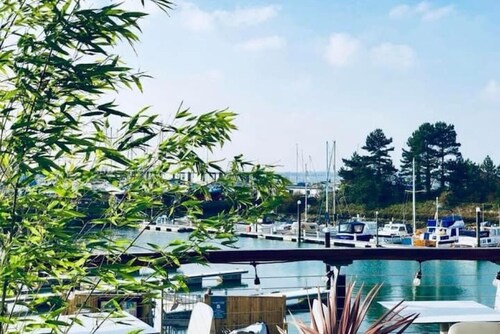 'Drake' a luxurious yurt with harbour & sea views