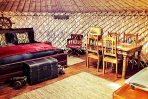 WiFi, bed sheets
