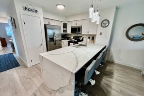 Kjøleskap, mikrobølgeovn og ovn