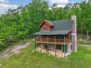 Exterior - NEW 7 PRIVATE Acre Mtn Getaway|Gorgeous Views, Near Cades Cove - Camp Black Bear (Townsend)