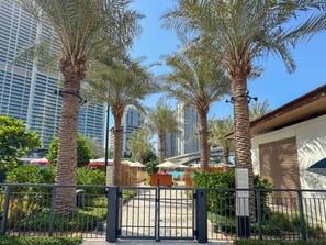 Property grounds - Stunning 1BR (Dubai)