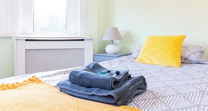 Thornbury Guest House Room 2