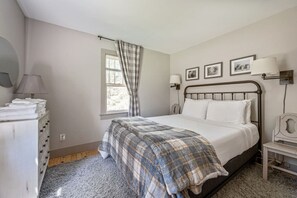 1 bedroom, iron/ironing board, travel crib, WiFi