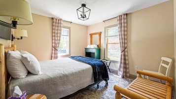 1 bedroom, iron/ironing board, travel crib, WiFi