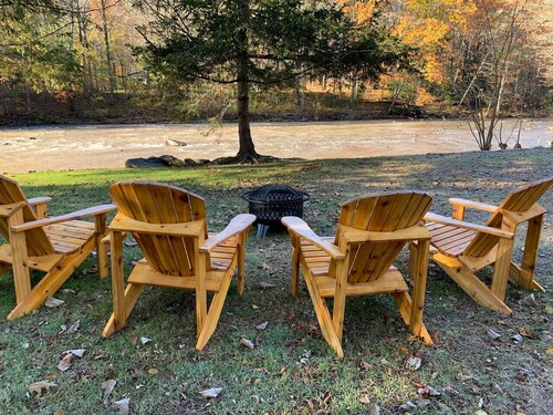 "Rocky Bottom" Cabin • Creekside • Fire Pit • BBQ • Fishing