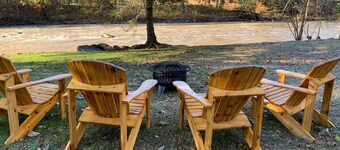 "Rocky Bottom" Cabin • Creekside • Fire Pit • BBQ • Fishing