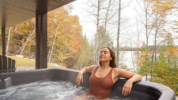 Bain à remous extérieur