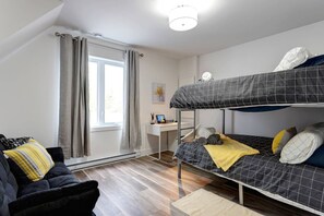 3 bedrooms, WiFi, bed sheets