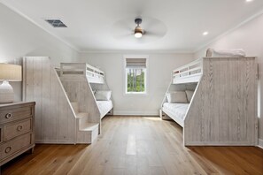 7 bedrooms, iron/ironing board, free WiFi, bed sheets