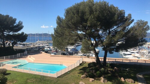 Appartement face à la mer proche des plages et de l’Esterel : calme absolu