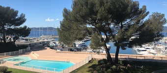 Appartement face à la mer proche des plages et de l’Esterel : calme absolu