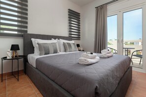 2 bedrooms, in-room safe, iron/ironing board, free WiFi