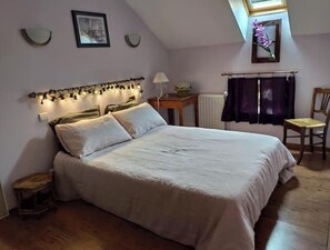 5 chambres, fer et planche à repasser, lit parapluie, Wi-Fi gratuit