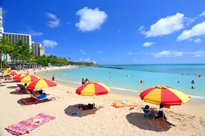 Una spiaggia nelle vicinanze