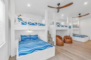 5 bedrooms, free WiFi, bed sheets