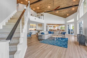 Smart TV, table tennis