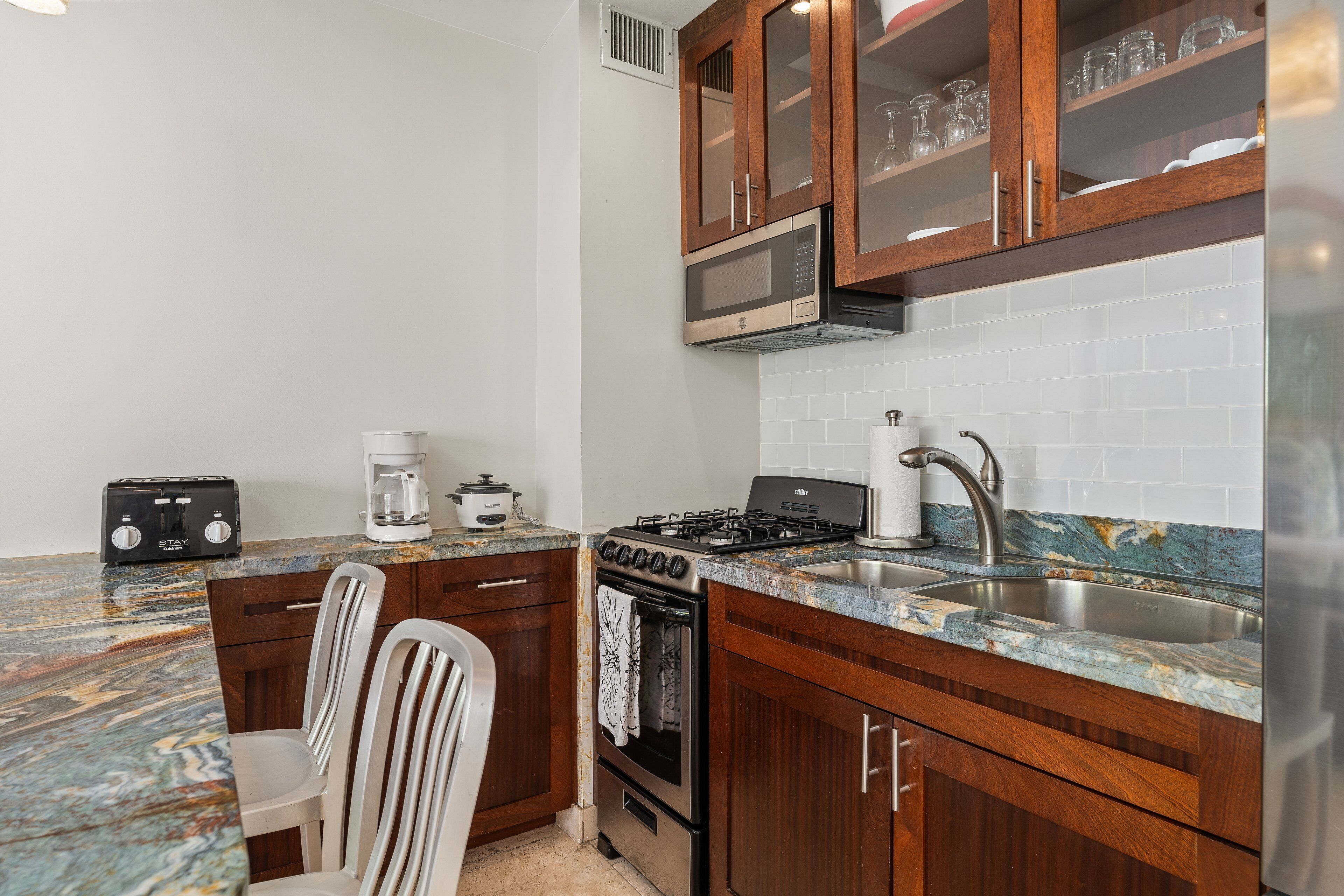 Fridge, microwave, oven, coffee/tea maker