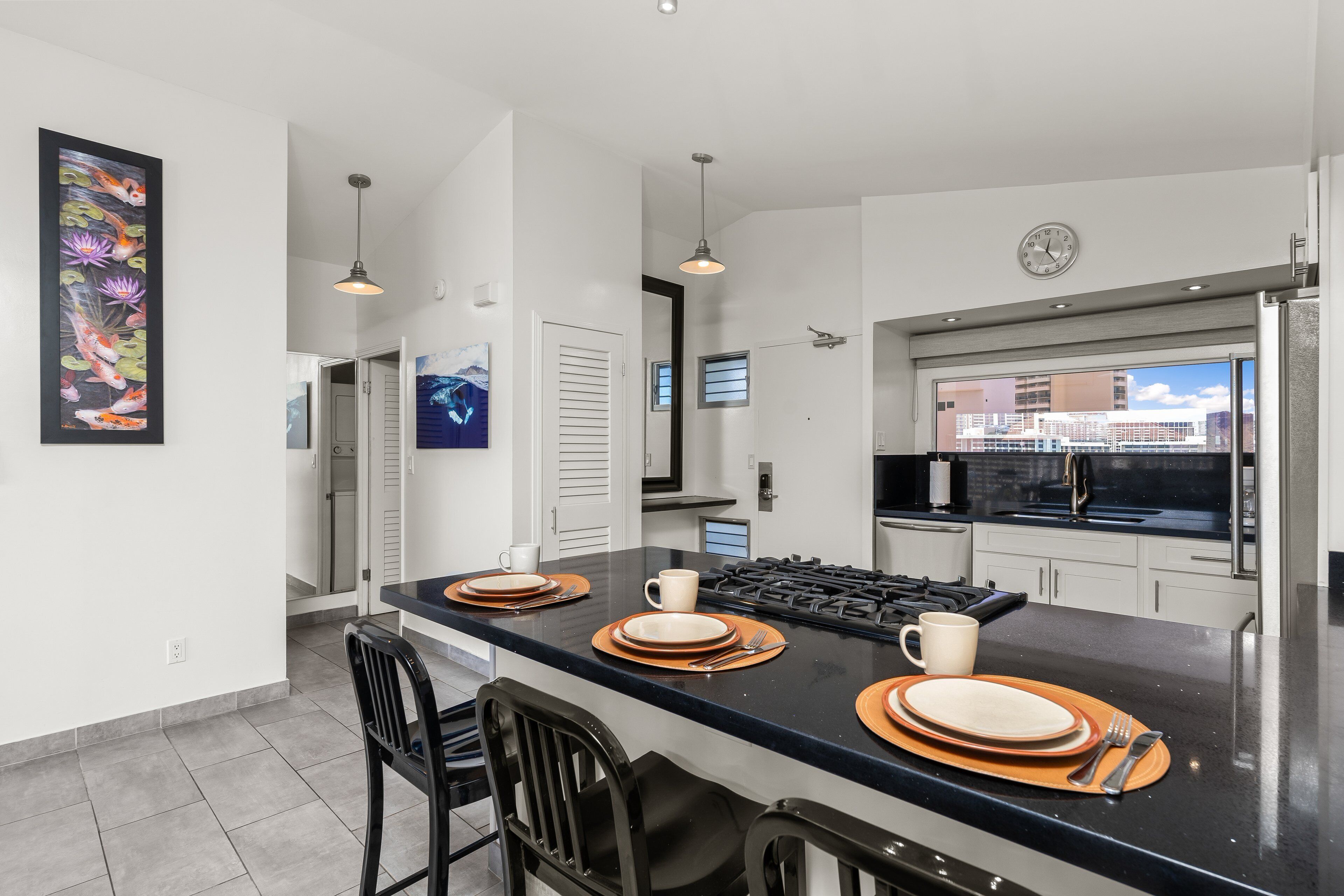 Fridge, microwave, oven, coffee/tea maker