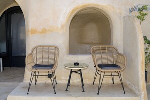 Aegias Cave House | Overnattingsstedets uteområder