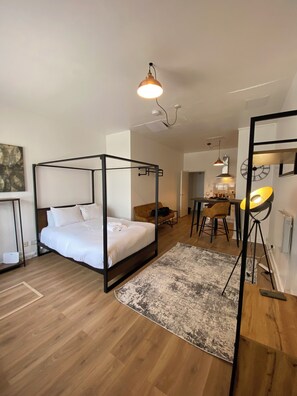 1 bedroom, desk, free WiFi, bed sheets - Premium studio Flat in zone 1 (London)