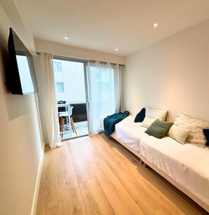 2 bedrooms, iron/ironing board, travel cot, free WiFi