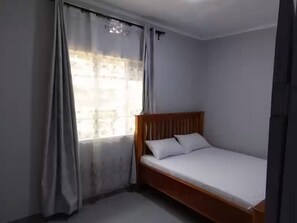 2 makuuhuonetta, silitysrauta/-lauta, Wi-Fi, vuodevaatteet