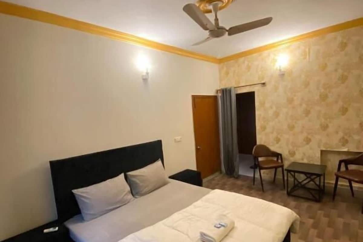 Deluxe Double or Twin Room | Free WiFi