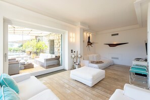 3 chambres, fer et planche à repasser, Wi-Fi, draps fournis