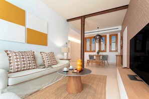 Apartment (1 Bedroom) | Living room - Bright Apartment in Seville. Tomás de Ibarra II (Seville)
