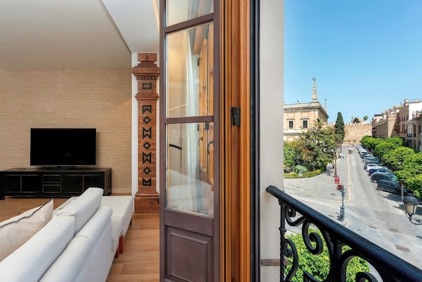 Apartamento (2 Bedrooms) | Vista para a rua