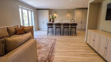 Cottage | Living area