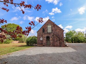 Exterior - Egerton Cottage (Crewe)
