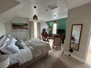 Iron/ironing board, free WiFi - Glen Lyon Lodge Bed & Breakfast (Nairn)