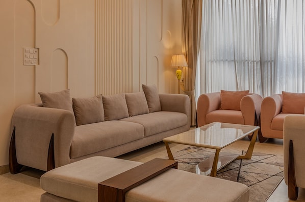 3 BHK Luxury Villa | Oturma alanı
