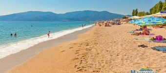 Aigli Garden Getaway, Steps From Vrasna Beach