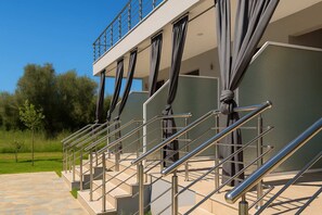 Apartment - Aigli Garden Getaway, Steps From Vrasna Beach (Volvi)