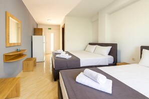 Room - Aigli Garden Retreat, Cozy Escape Close to the Sea (Volvi)