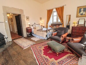 1 bedroom, individually decorated, individually furnished, free WiFi - Catherine Parrs Sewing Room (Bedale)