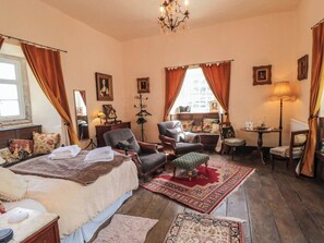 1 bedroom, individually decorated, individually furnished, free WiFi