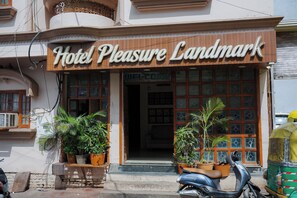 Front of property - Hotel Pleasure Landmark (Ujjain)
