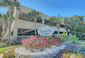 Property grounds - 1809 Seychelles Resort ~ Wrap Around Balcony! (Panama City Beach)