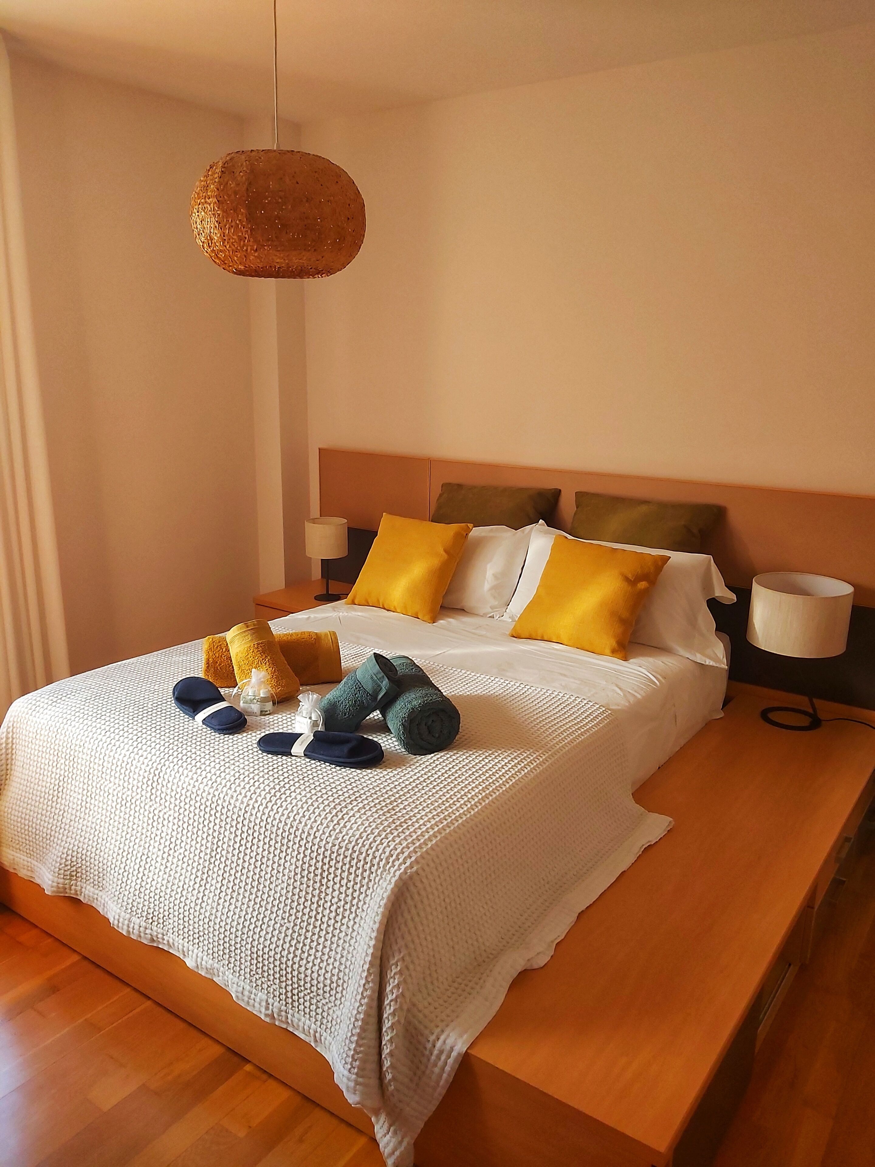 3 bedrooms, desk, iron/ironing board, free WiFi